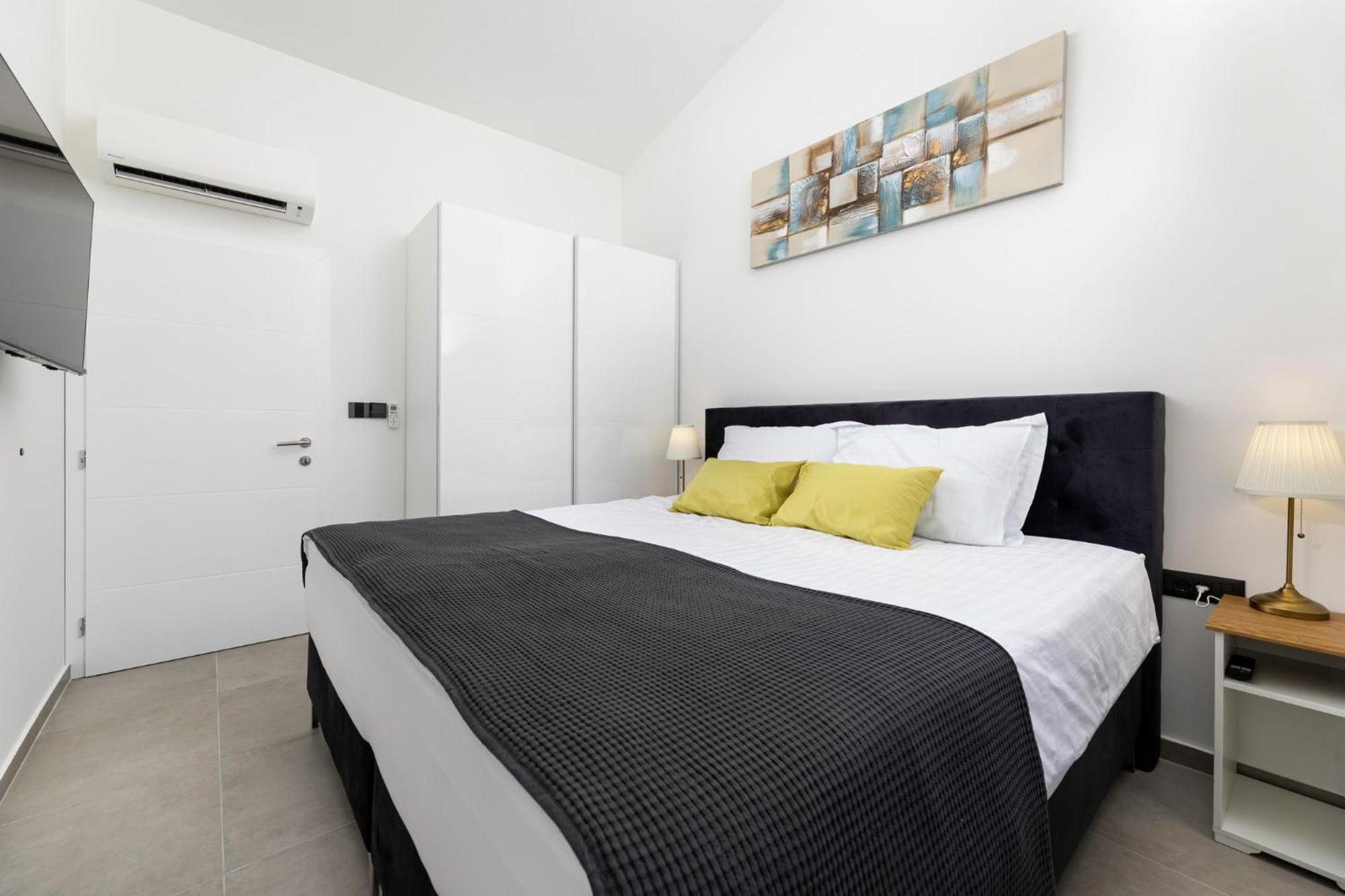 Luxury Villa Adria Apartments Krk Town Exterior photo