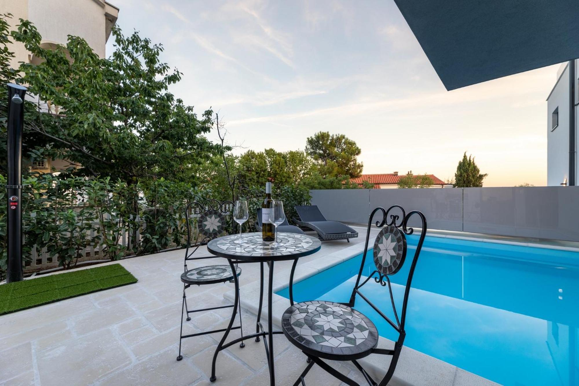 Luxury Villa Adria Apartments Krk Town Exterior photo